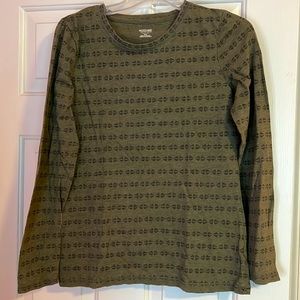 Green long sleeve shirt